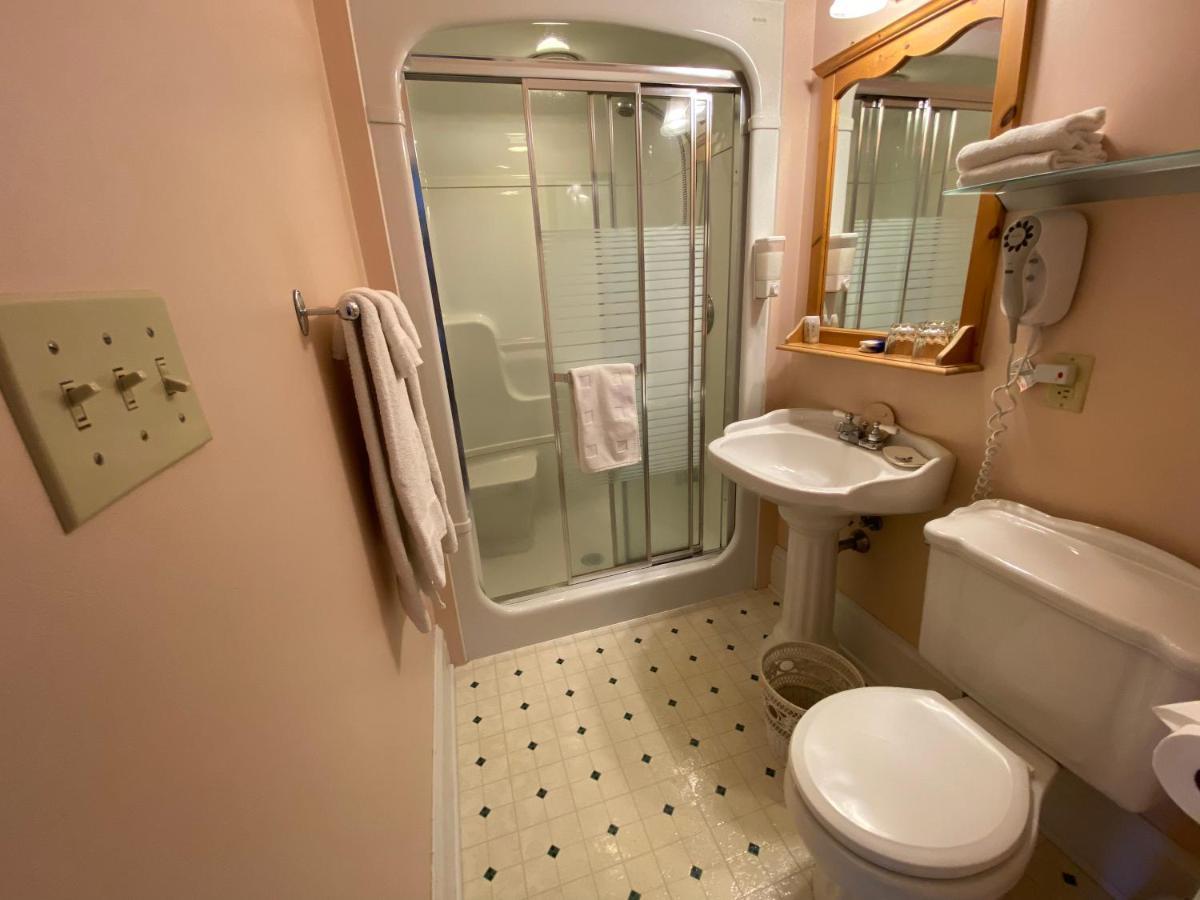 ניאגרה און דה לייק Bernard Gray Hall Bed And Breakfast מראה חיצוני תמונה